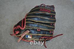 11 Wilson A2000 Infield Baseball Glove A2002 LHT