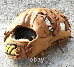 Mizuno Pro Baseball Infield Glove RH Used Vintage Custom Gloves by Chipper Jones