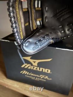 Mizuno pro 11.5 Limited Edition Infield RHT Black Glove