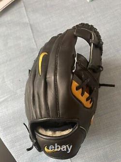 Nike Dri Fit PRO GOLD GLOVE 1175 Right Hand Throw