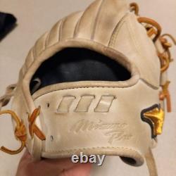 Price Reduced Excellent Condition Mizuno Pro Hardball Infielder's Glove, B
