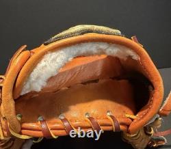 Rare Japanese Atoms MIJ Uragami leather RH Infield Baseball Glove 11.75 (Used)