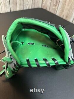 Rare Japanese Wilson Staff 11.75 LHT pitcher/infield baseball glove Wilson bear