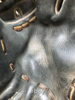 Rawlings PRO1175DC Heart Of The Hide 11.75 Baseball Infielder Glove Right? Thro