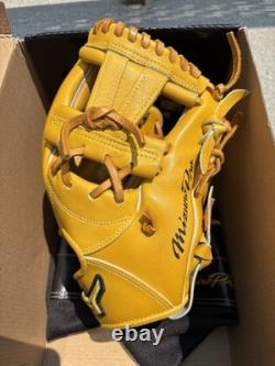 Used Mizuno pro Baseball glove 11.5 infield Orange