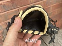 Wilson A1000 11.5 Glove Baseball leather R-H A1000 PRO 2000 Middle Infielder