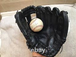 Wilson A2000 1440 Pro Stock 11.75 Baseball Glove Right Hand Throw