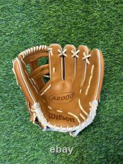 Wilson A2000 1716 11.5 RHT Infield Baseball Glove in Saddle Tan/Blonde