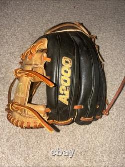 Wilson A2000 1786 11.5 Infield Baseball Glove Pro Stock Right Hand Throw
