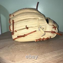 Wilson A2000 Leather Baseball Glove Pro Stock PP05 11.5 Right Hand Throw Infield