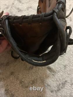 Wilson A2000 PP05 11.5 Baseball Glove Pro Stock Leather Right Hand Thrower