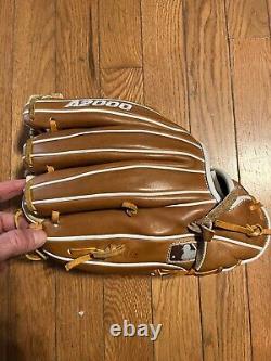 Wilson A2000 Pro Stock 1786 Brown And Tan Size 11.5 Infielder Glove Right Throw