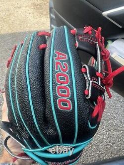 Wilson A2000 Pro-Stock PFX2 11 Inch Infield Baseball Glove RHT WBW10039711