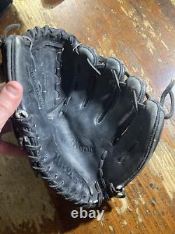 Wilson The A2000 L Mens Infielder/Pitcher Pro-Stock Baseball Glove Right Throw