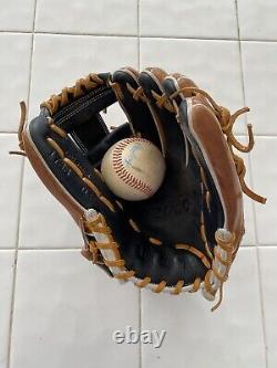 Wilson a2000 11.25 baseball glove RHT 1788 Pro Stock Black Tan T Web A2K Infield