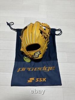 Gant de baseball SSK Proedge Pro Edge pour le softball pour les joueurs de champ intérieur